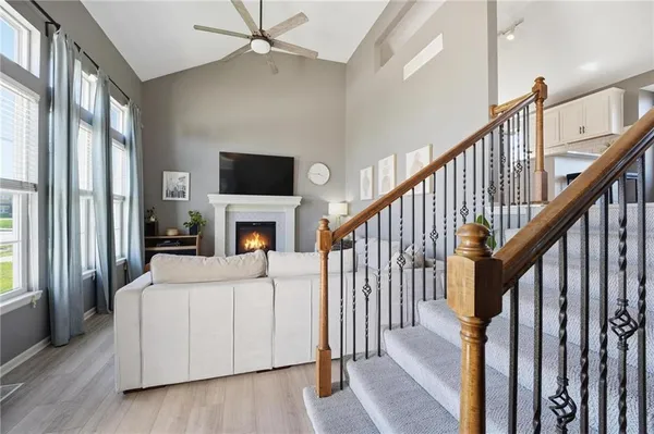 $435,000 | 3805 Northwest Old Stagecoach Road, Kansas City, MO 64154