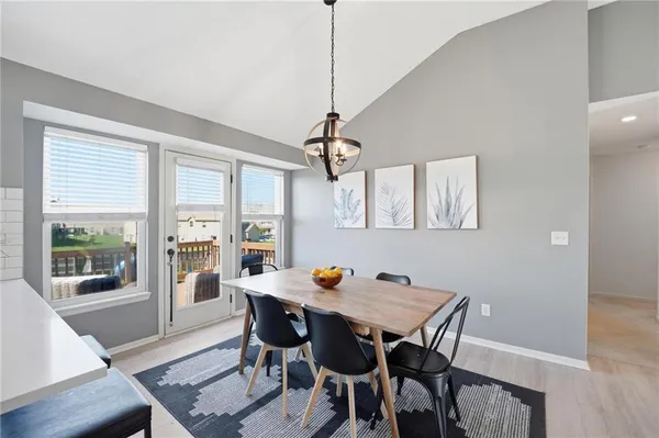 $435,000 | 3805 Northwest Old Stagecoach Road, Kansas City, MO 64154