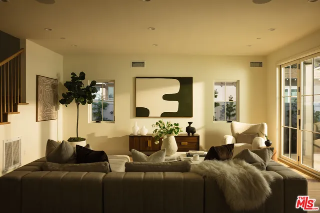 $4,899,000 | 2455 23rd Street, Santa Monica, CA 90405