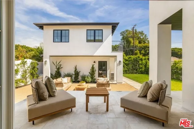 $4,899,000 | 2455 23rd Street, Santa Monica, CA 90405