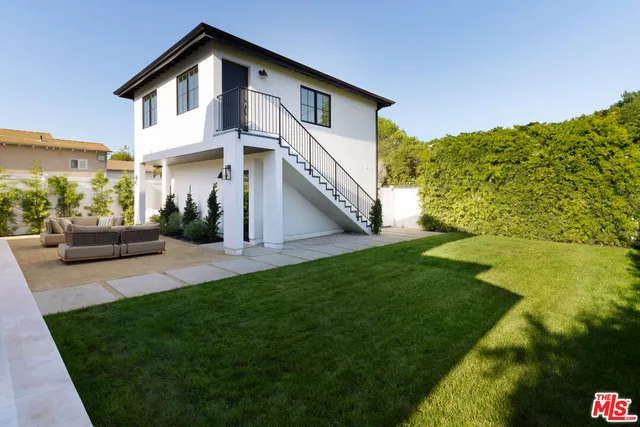 $4,899,000 | 2455 23rd Street, Santa Monica, CA 90405