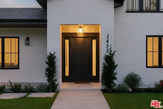 $4,899,000 | 2455 23rd Street, Santa Monica, CA 90405