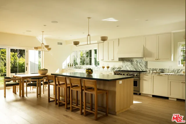 $4,899,000 | 2455 23rd Street, Santa Monica, CA 90405