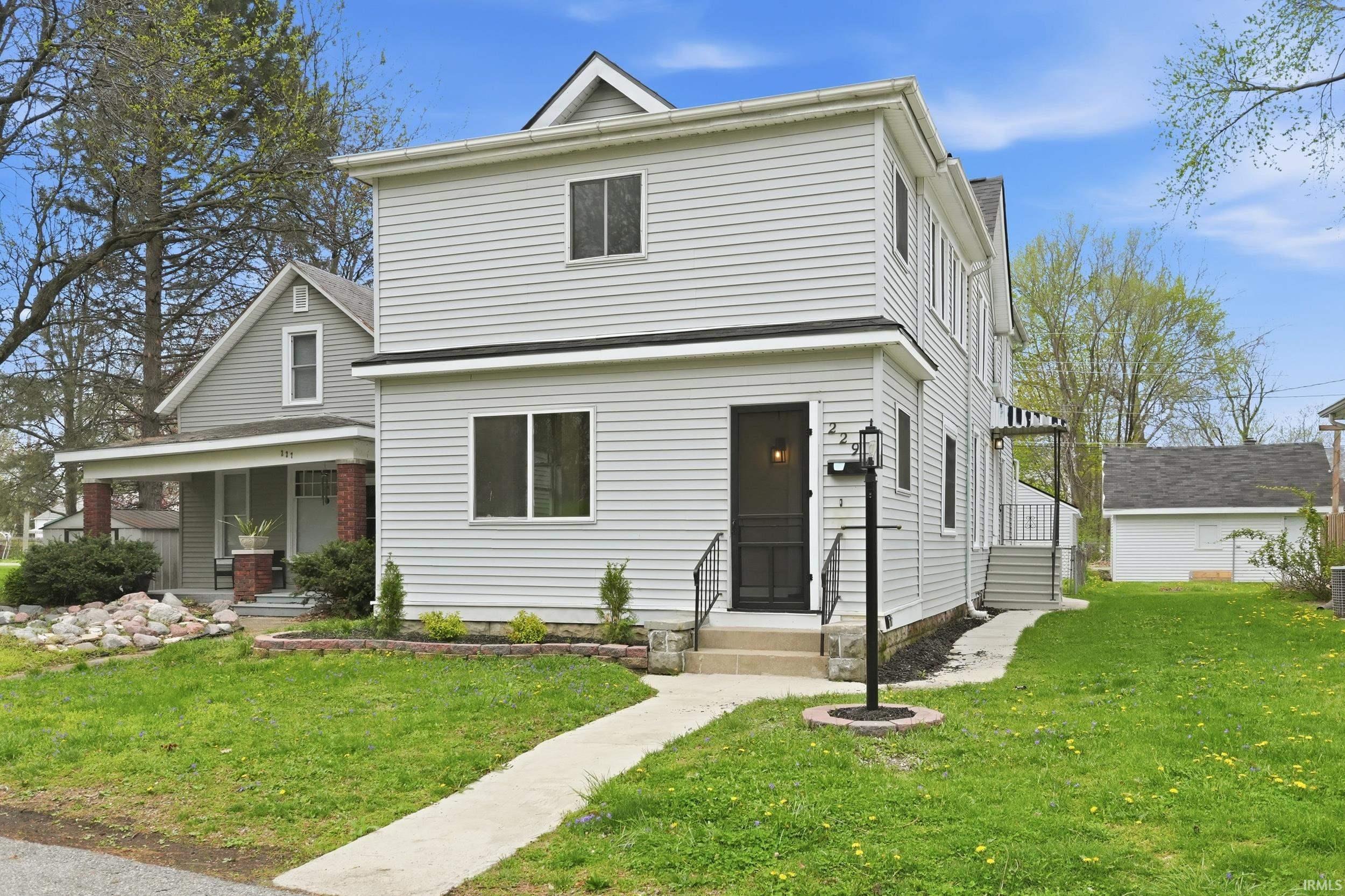 229 Center Street Fort Wayne, IN 46808 - Photo 1 of 41