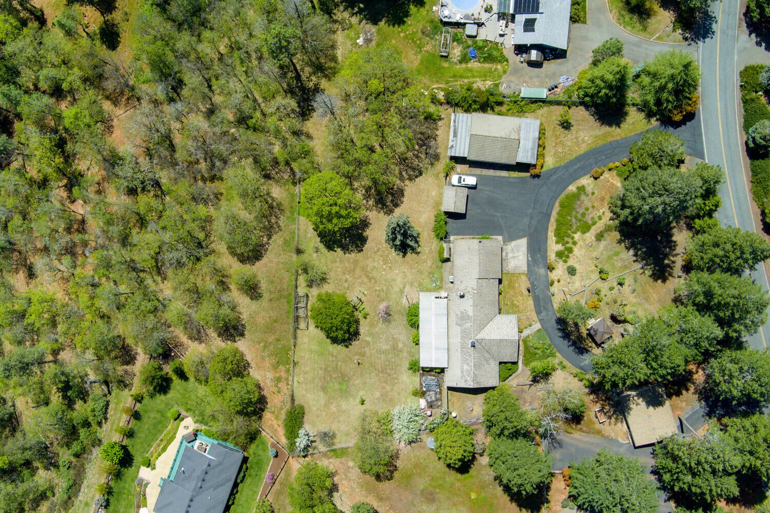 223 October Lane Merlin, OR 97532 - Photo 5 of 42 05_OL_5_mls