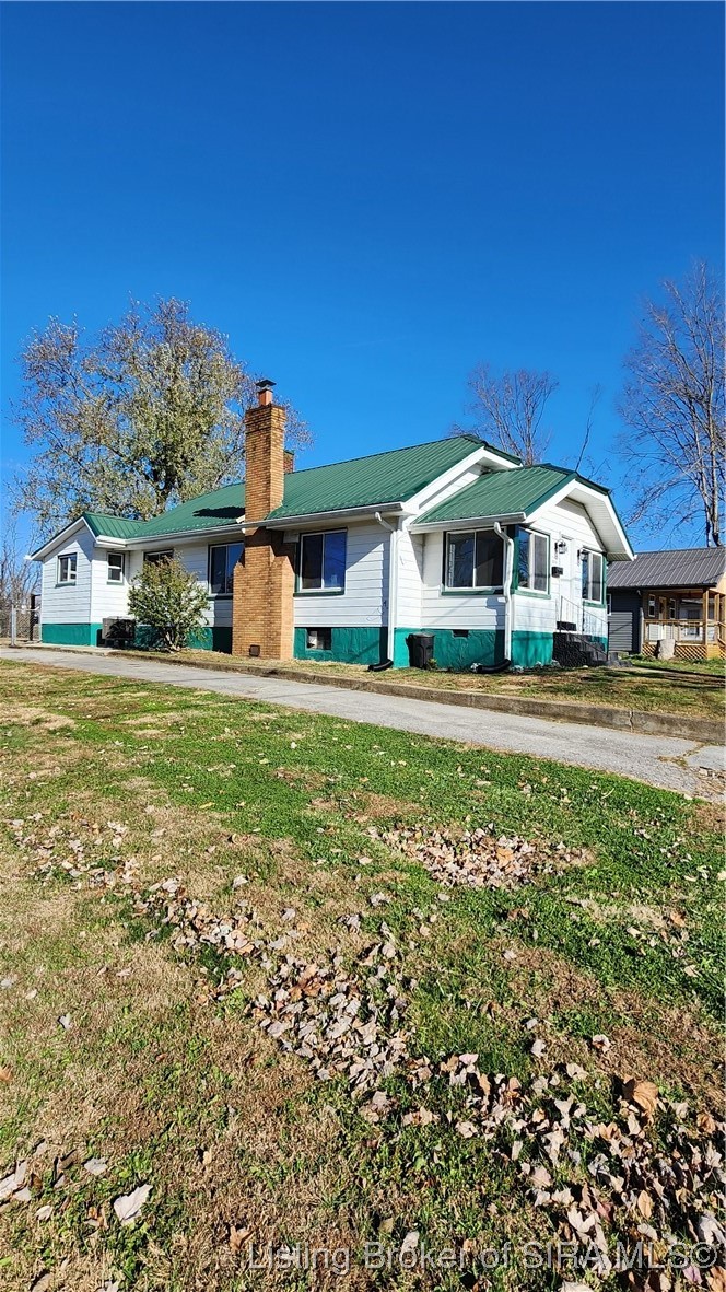 804 Smith Street Salem, IN 47167 - Photo 1 of 45