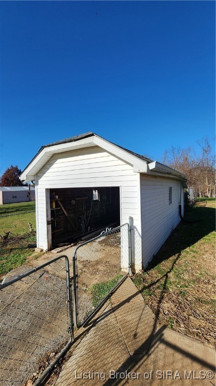 804 Smith Street Salem, IN 47167 - Photo 7 of 45