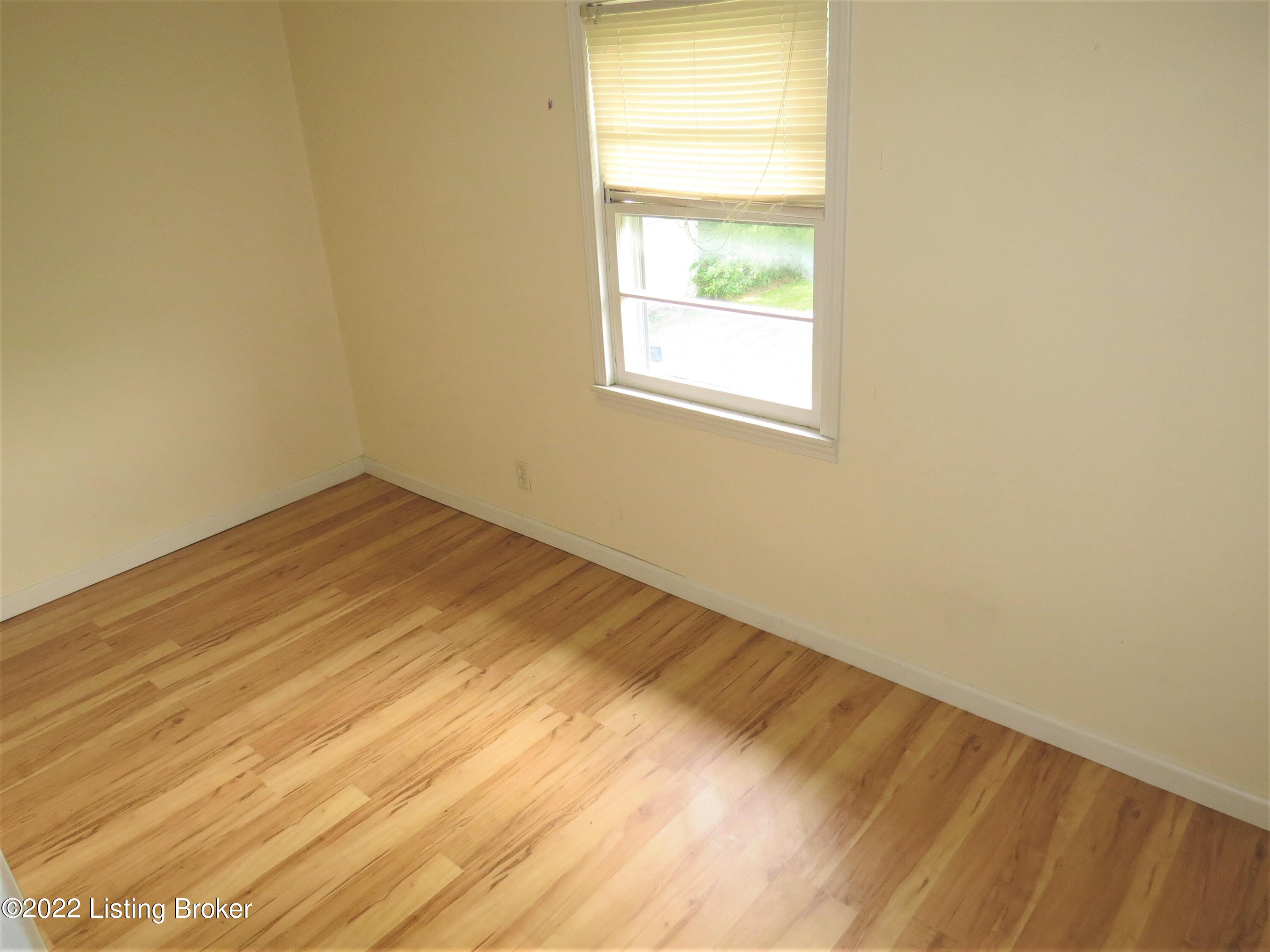 391 Pitts Point Road Shepherdsville, KY 40165 - Photo 19 of 38 Bedroom #4 on the Second Floor at 391 Pitts Point Rd