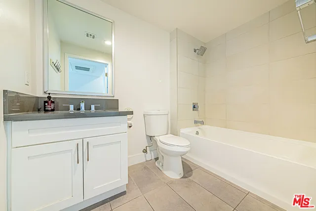 $709,000 | 1101 South Harvard Boulevard, Unit 303, Los Angeles, CA 90006