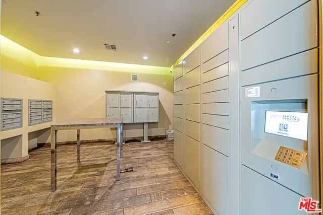 $709,000 | 1101 South Harvard Boulevard, Unit 303, Los Angeles, CA 90006