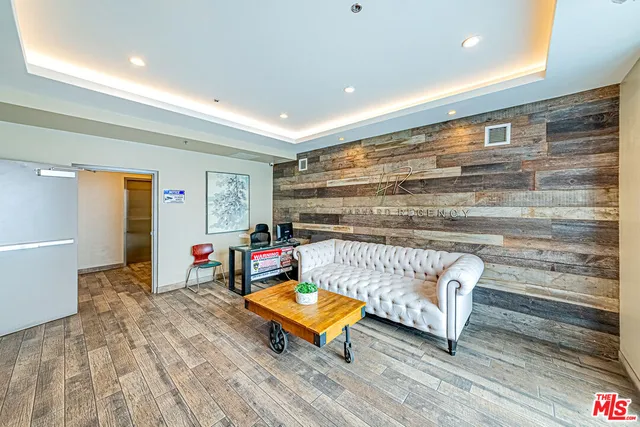 $709,000 | 1101 South Harvard Boulevard, Unit 303, Los Angeles, CA 90006