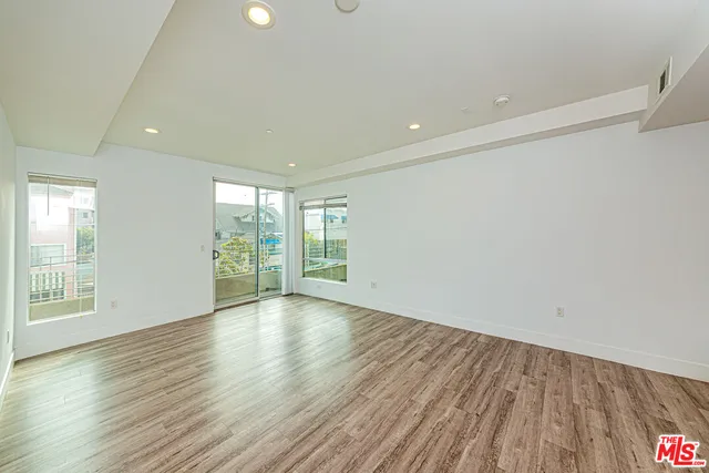 $709,000 | 1101 South Harvard Boulevard, Unit 303, Los Angeles, CA 90006