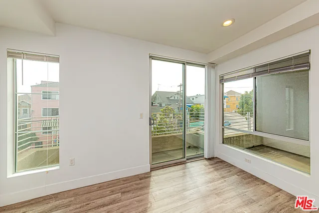 $709,000 | 1101 South Harvard Boulevard, Unit 303, Los Angeles, CA 90006