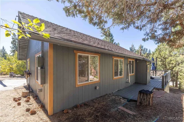 $425,000 | 39470 North Shore Drive, Fawnskin, CA 92333