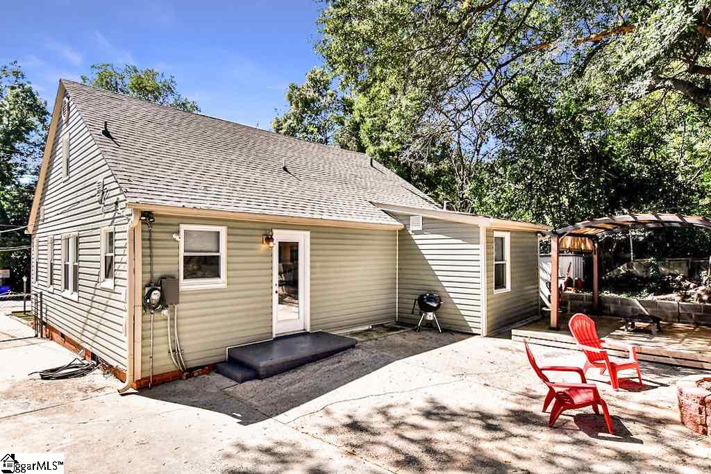 35 Lowndes Hill Road Greenville, SC 29607 - Photo 4 of 33