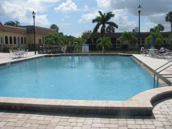 $2,000 | 2600 South Kanner Highway, Unit W8, Stuart, FL 34994