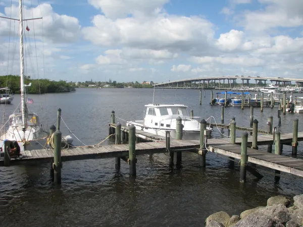 $2,000 | 2600 South Kanner Highway, Unit W8, Stuart, FL 34994
