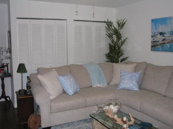 $2,000 | 2600 South Kanner Highway, Unit W8, Stuart, FL 34994