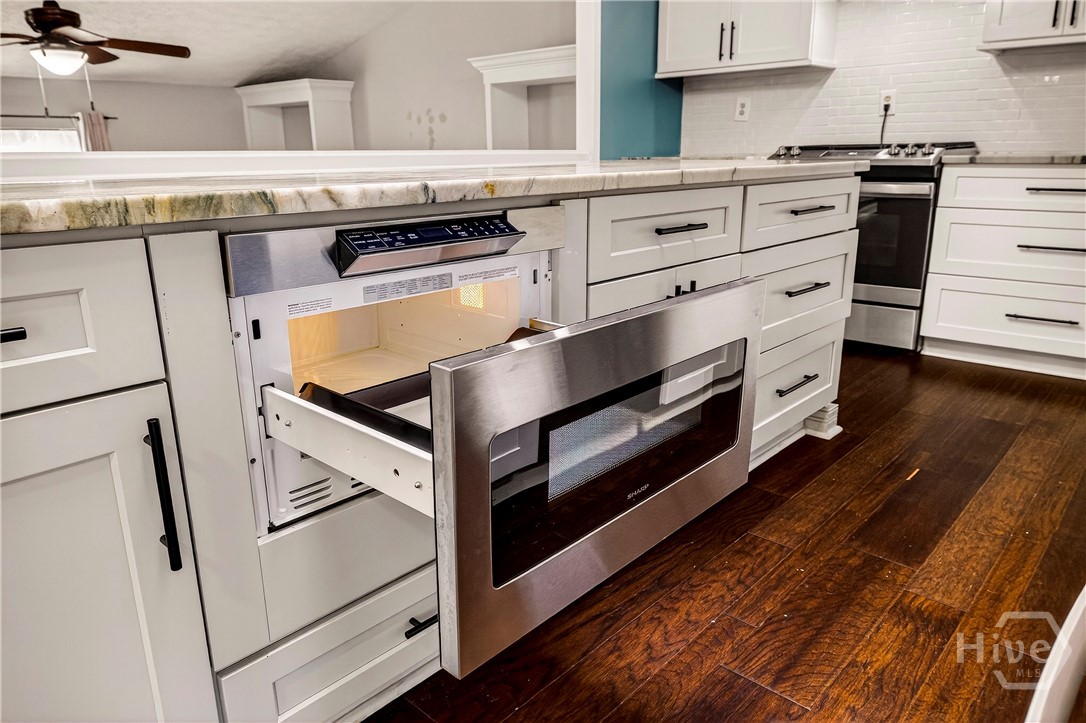 314 Mill Run Road Richmond Hill, GA 31324 - Photo 19 of 72 Built in Microwave Drawer