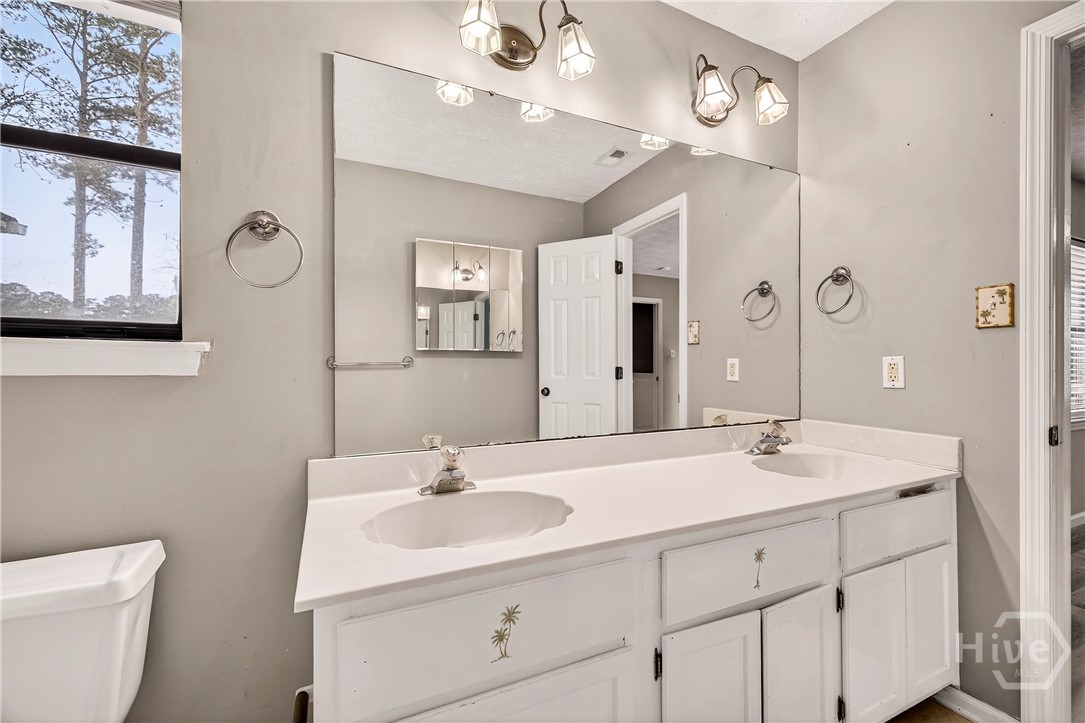 314 Mill Run Road Richmond Hill, GA 31324 - Photo 35 of 72 Primary Ensuite