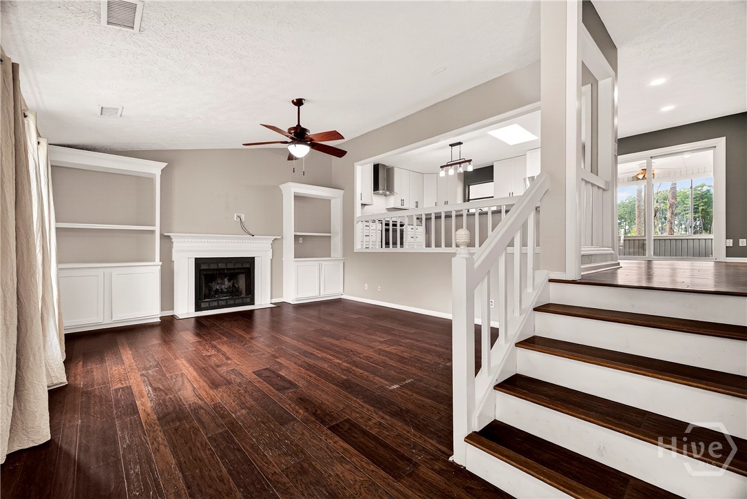 314 Mill Run Road Richmond Hill, GA 31324 - Photo 9 of 72 Living Room