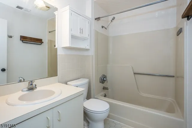 a view of a entrance of the house