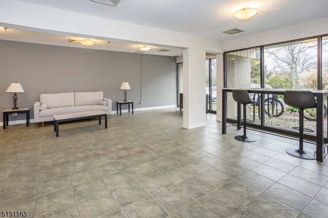 $2,900 | 41 Mt Kemble Avenue, Unit 208, Morristown, NJ 07960