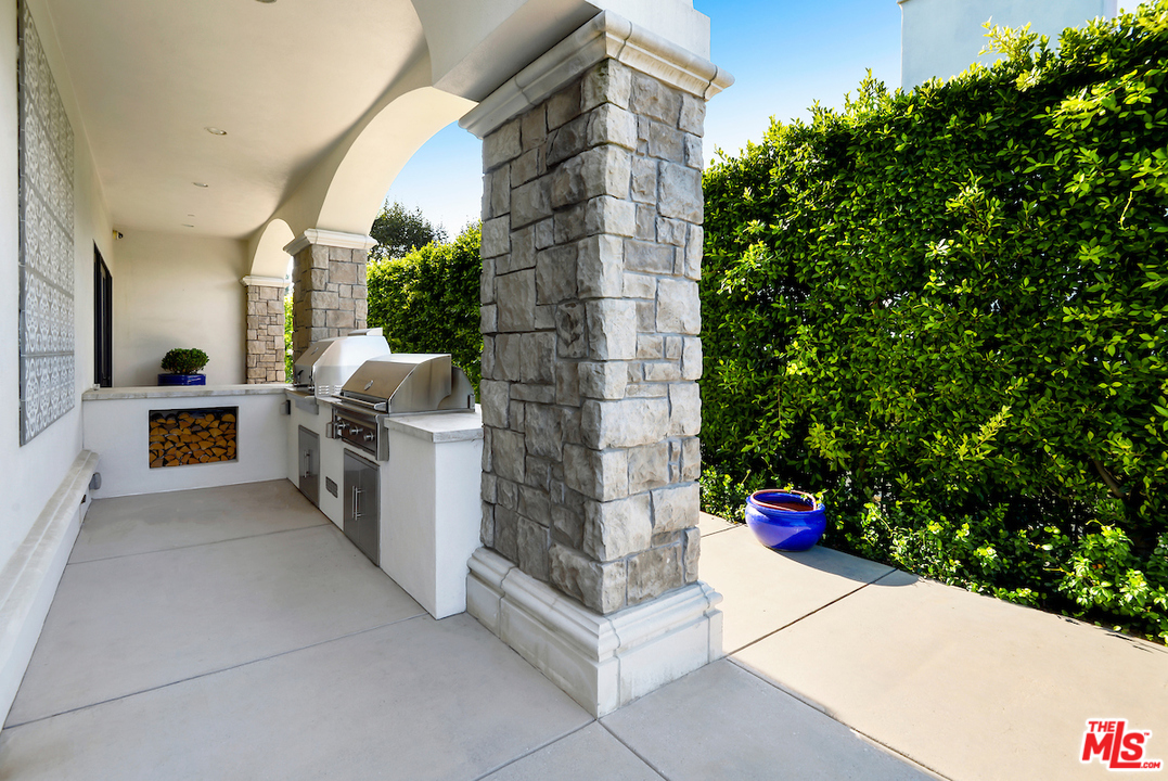 3316 Clerendon Road Beverly Hills, CA 91423 - Photo 29 of 53