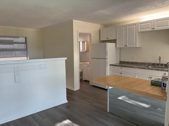 $1,300 | 1081 Southeast Monterey Road, Unit 326, Stuart, FL 34994