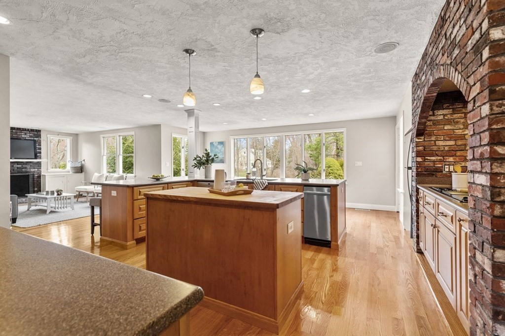 857 Emerson Gardens Road Lexington, MA 02420 - Photo 7 of 24 Gallery Image 7