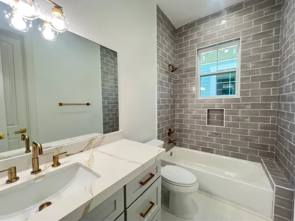 $2,800 | 1024 62nd Street, Galveston, TX 77551