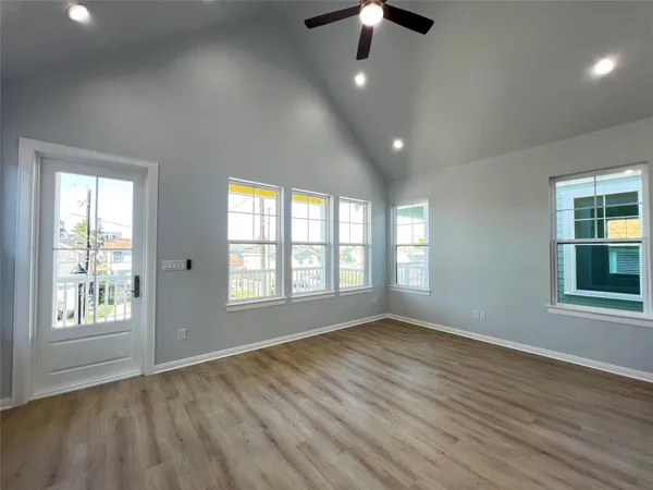 $2,800 | 1024 62nd Street, Galveston, TX 77551