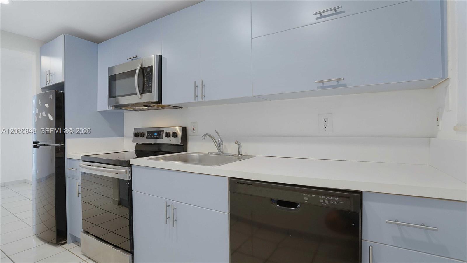 1340 Lincoln Road, Unit 404 Miami Beach, FL 33139 - Photo 2 of 41 Gallery Image 2