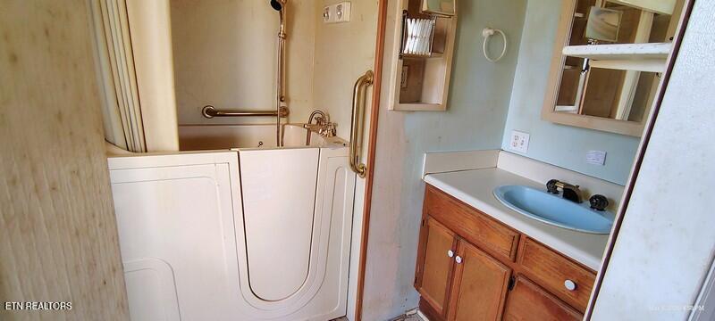 150 Larry Lynch Road Delano, TN 37325 - Photo 7 of 10 batgh rm