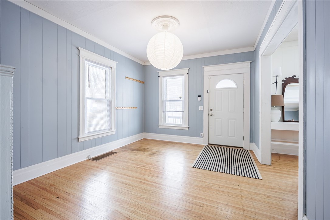 1606 St Paul Street Rochester, NY 14621 - Photo 19 of 39 Huge foyer perfect for home office, sitting room o