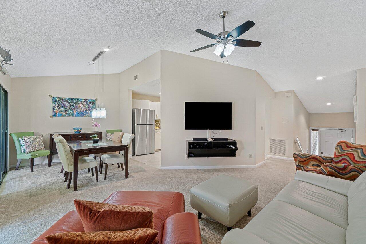 5690 Coach House Circle, Unit G Boca Raton, FL 33486 - Photo 6 of 33 LIVING ROOM WITH VAULTED CEILINGS