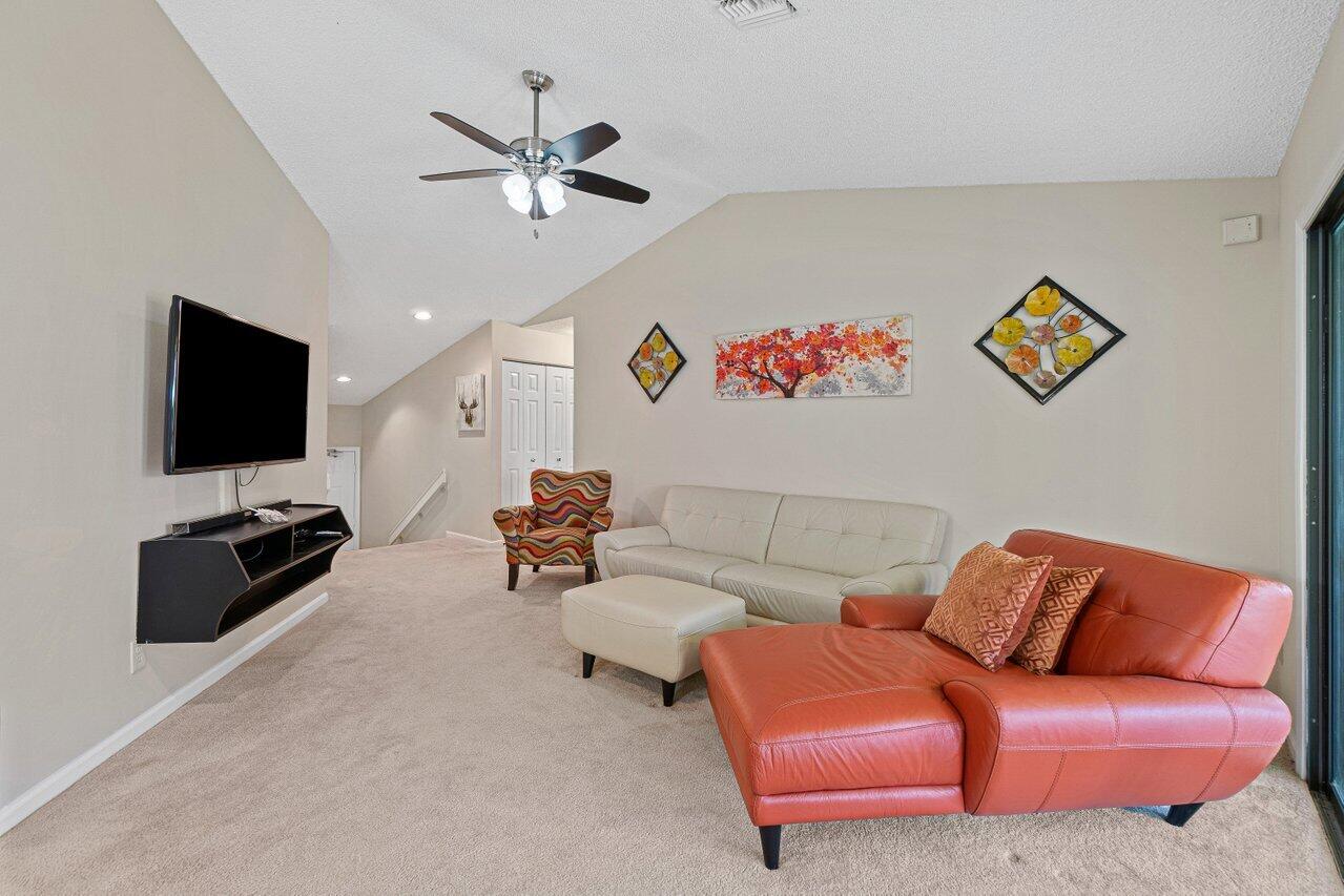 5690 Coach House Circle, Unit G Boca Raton, FL 33486 - Photo 8 of 33 LIVING ROOM