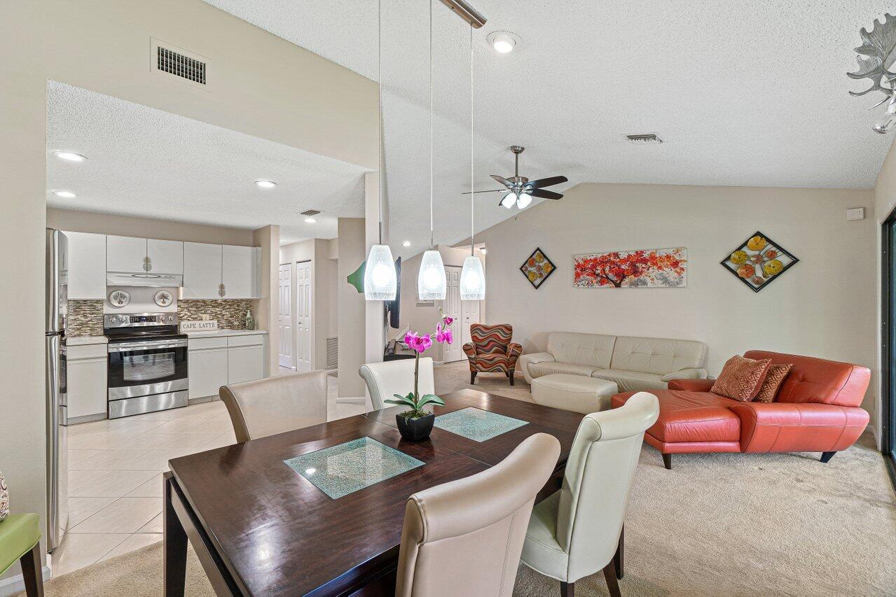 5690 Coach House Circle, Unit G Boca Raton, FL 33486 - Photo 10 of 33 DINING ROOM