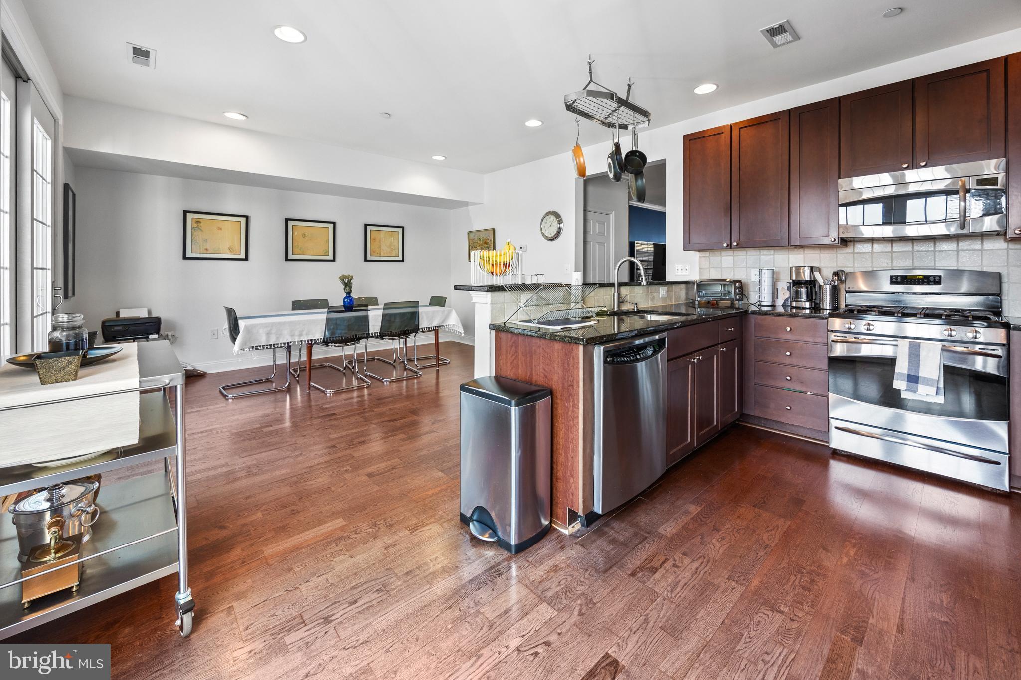 303 Captains Way Philadelphia, PA 19146 - Photo 14 of 56