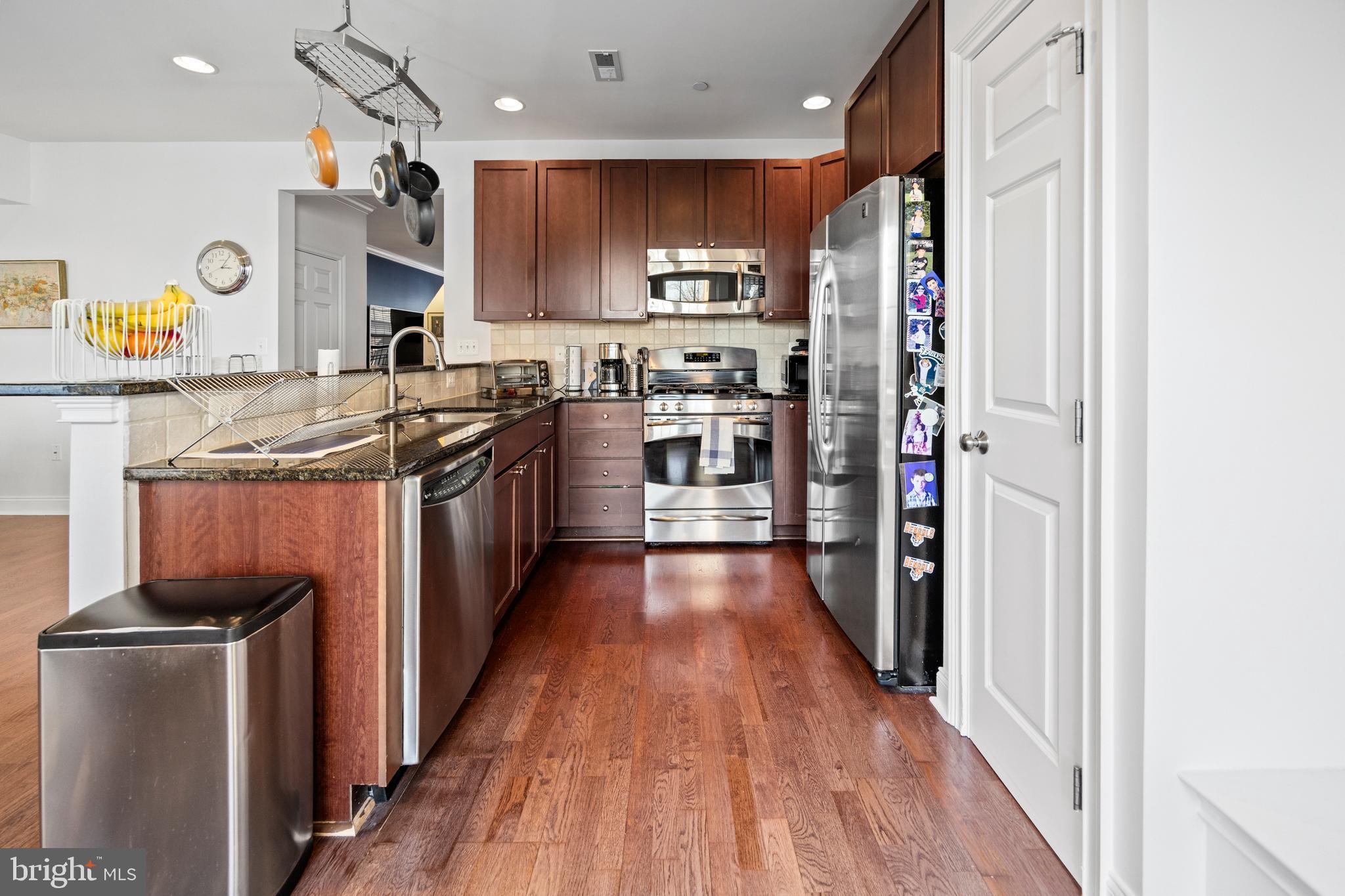 303 Captains Way Philadelphia, PA 19146 - Photo 16 of 56