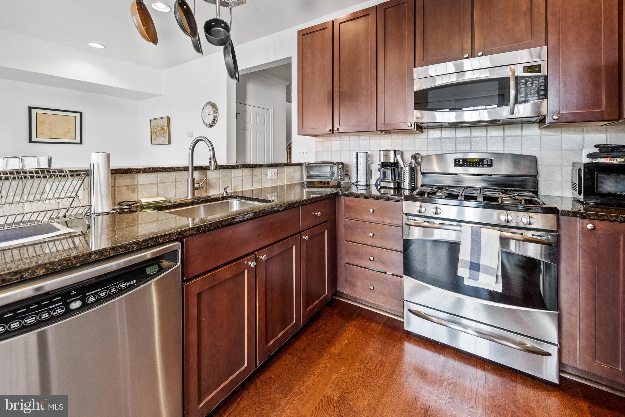 303 Captains Way Philadelphia, PA 19146 - Photo 17 of 56