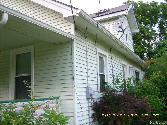 70 Ruth Avenue Pontiac, MI 48341 - Photo 5 of 32 DSCI6831 (2).jpg
