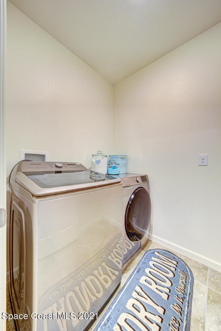 1661 Saxton Road Cocoa, FL 32926 - Photo 14 of 30 laundry room