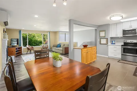 $1,035,000 | 18312 73rd Avenue West, Edmonds, WA 98026