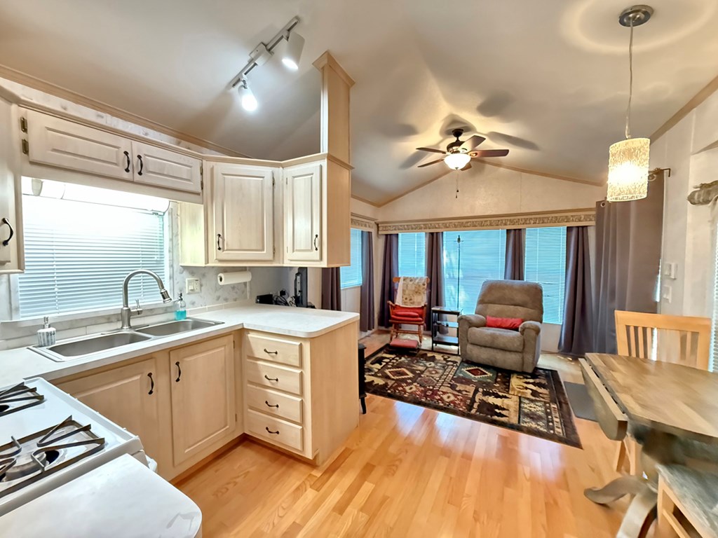 9 H Street Cascade, ID 83611 - Photo 5 of 29 Main Living Area