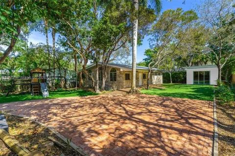 $1,295,000 | 7031 Southwest 63rd Court, South Miami, FL 33143