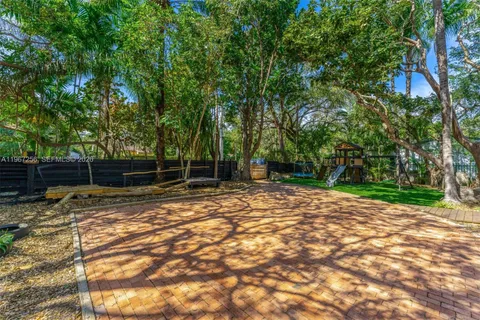 $1,295,000 | 7031 Southwest 63rd Court, South Miami, FL 33143