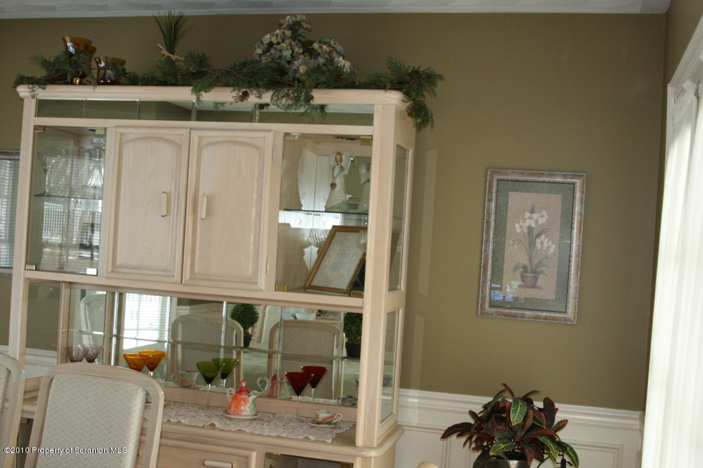 924 Old Logger Road Moscow, PA 18444 - Photo 11 of 79 Gallery Image 11