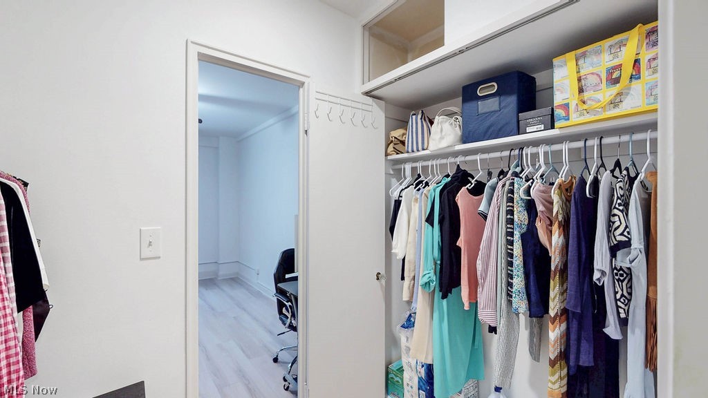 13800 Fairhill Road, Unit 203 Cleveland, OH 44120 - Photo 17 of 28 Alternate view of primary suite walk-in closet.