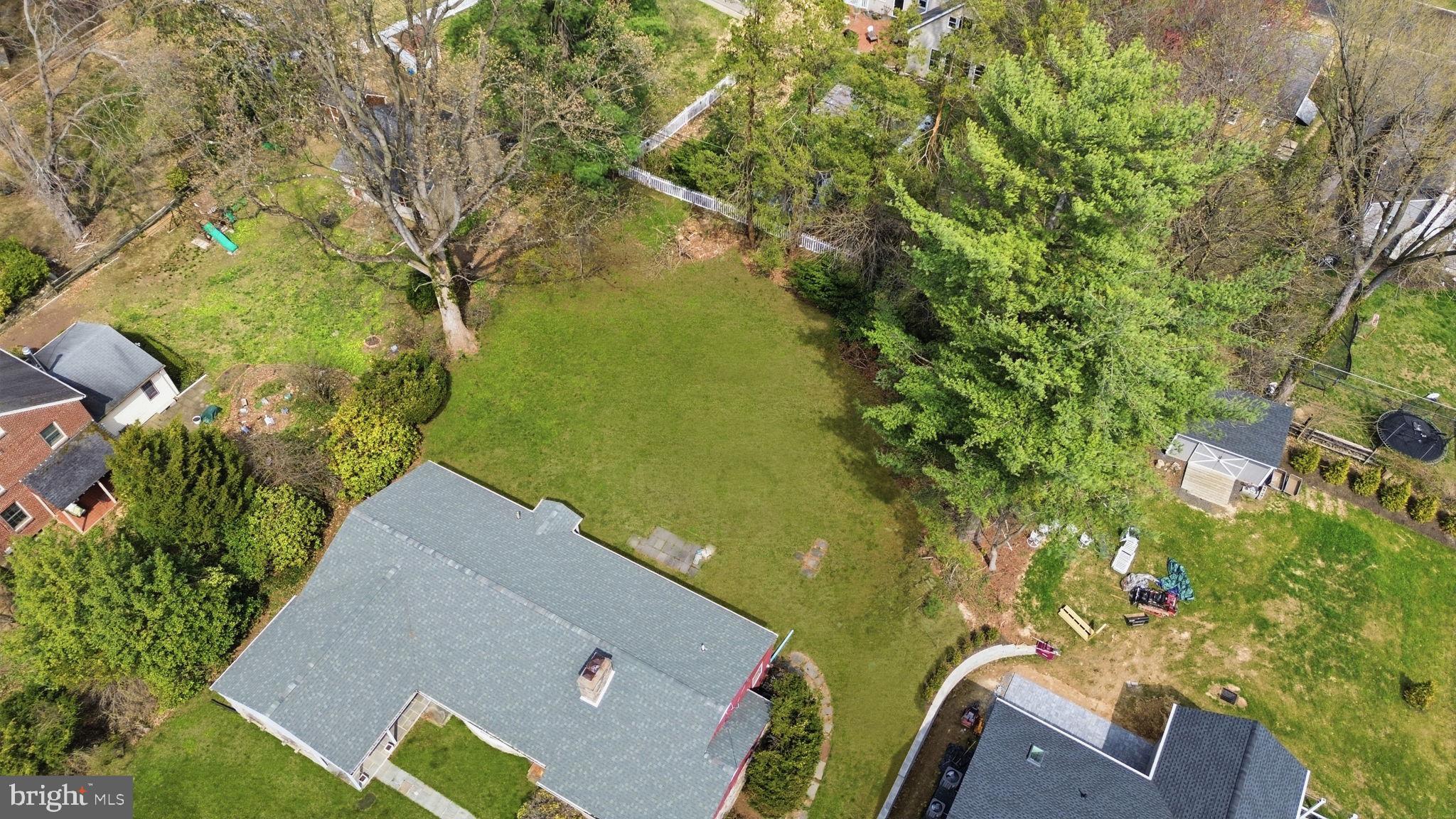 10 Home Road Hatboro, PA 19040 - Photo 41 of 42 an aerial view of a house with a yard